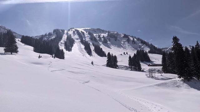 Aufstiegs- und Abfahrtsspuren